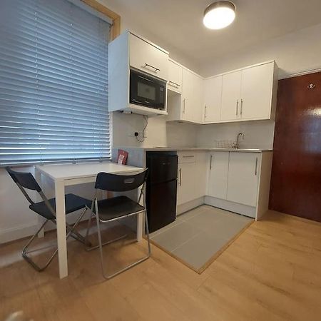 Newly Refurbished Studio Londra Esterno foto